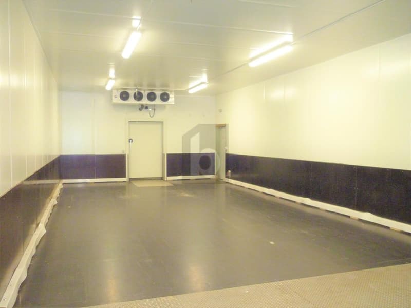 2 CHAMBRES FROIDES ET BUREAU PROCHE YVERDON ! (3)