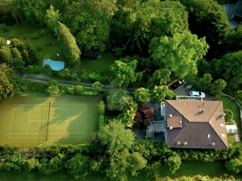 CON PARCO E CAMPO DA TENNIS PRIVATI (1)
