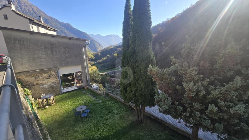 SPAZIOSA E SOLEGGIATA CON CON AMPIO TERRENO (2)