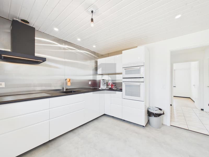 ENERGETISCH SANIERT MIT 1339 M² UMSCHWUNG (3)