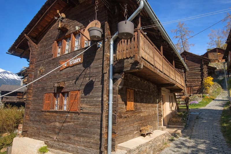 AMÉNAGEMENT SUR MESURE, AVEC VUE PANORAMIQUE (3)