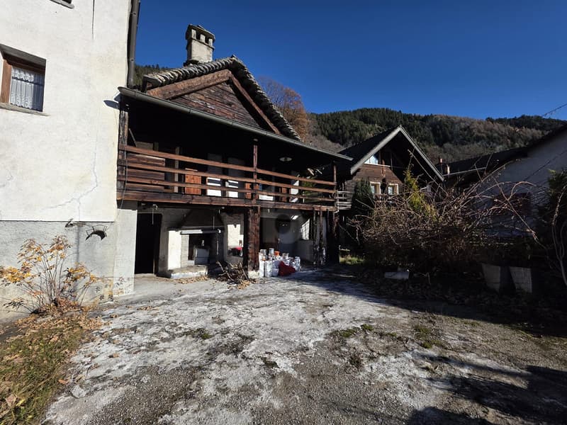 SPAZIOSA E SOLEGGIATA IN POSIZIONE TRANQUILLA (2)