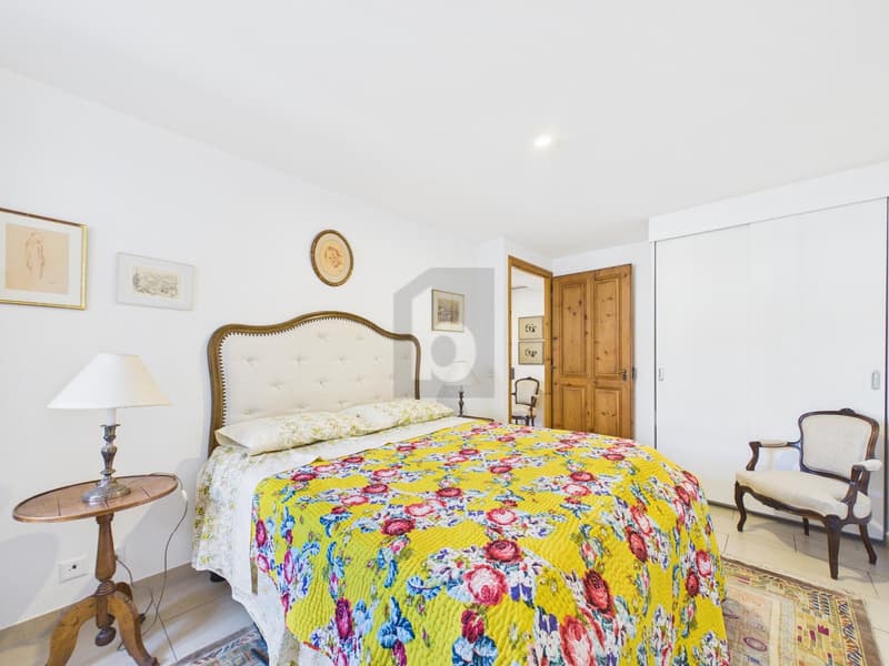 ÉLÉGANT LOGEMENT MEUBLÉ AU CHARME CONTEMPORAIN (5)