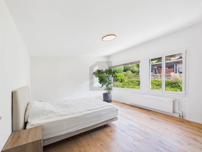 KERNSANIERT MIT GARTEN, POOL UND PANORAMASICHT (4)