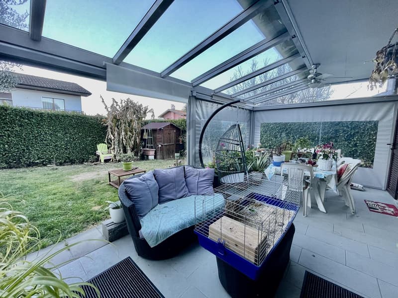 BIFAMILIARE MOLTO SPAZIOSA E LUMINOSA CON GIARDINO (5)