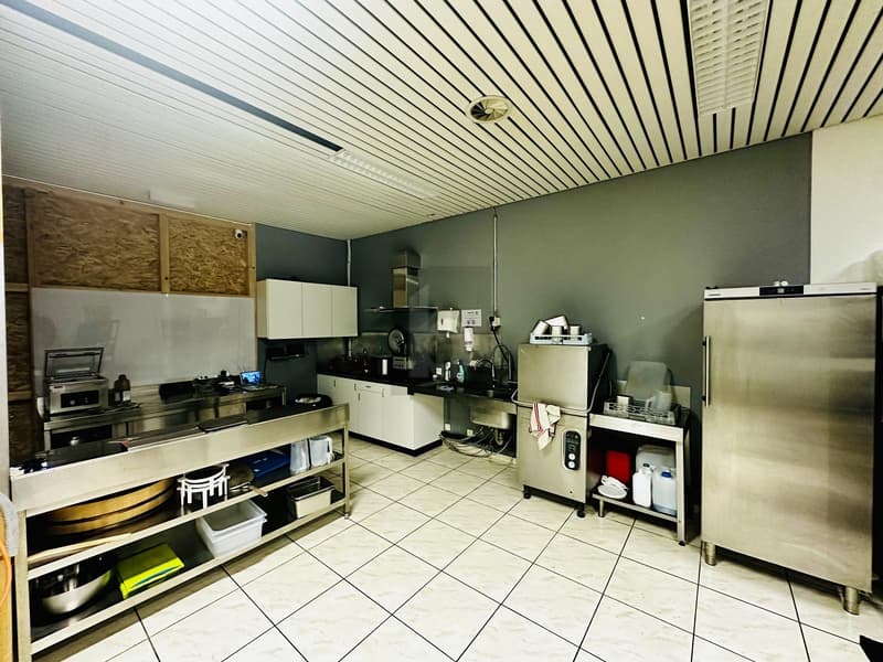 POKE BOWLS, SITUATION IDEALE, EQUIPEMENT COMPLET (4)