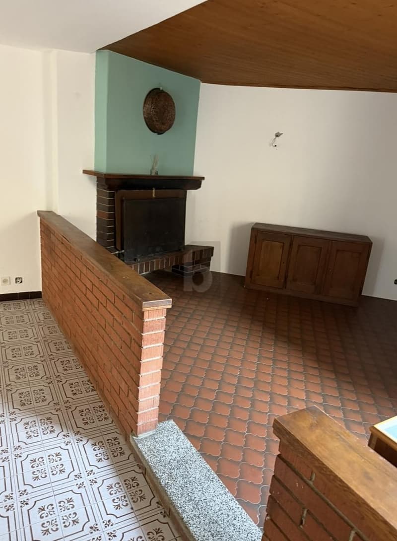 SPAZIOSA CASA DI NUCLEO (2)