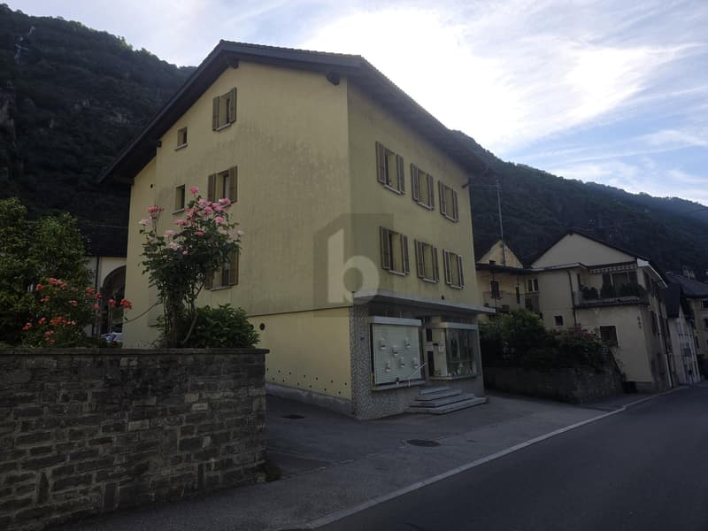 IN POSIZIONE CENTRALE E SOLEGGIATA (3)