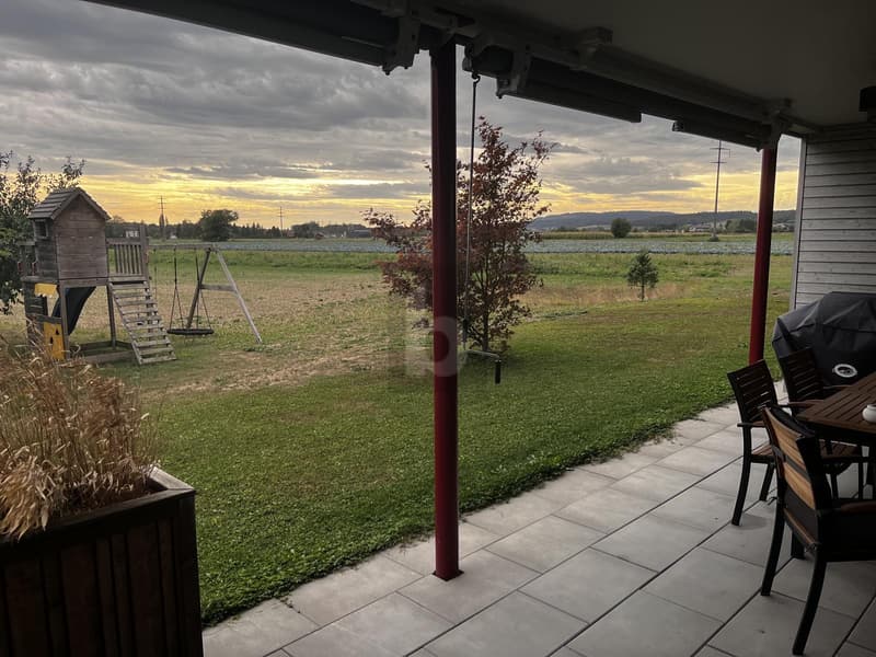 MIT GROSSEM, EIGENEN GARTEN UND WEITBLICK! (1)
