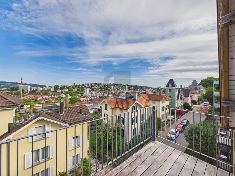 DACHTERRASSE UND BALKON AN ZENTRALER LAGE (2)