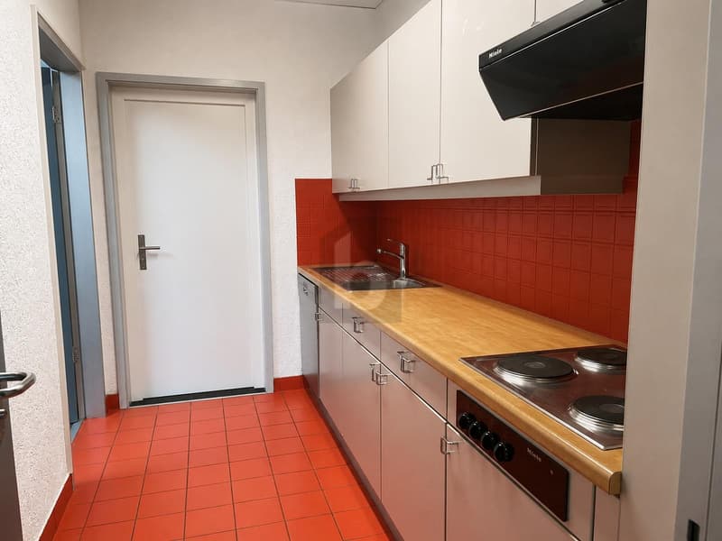 BUREAUX AVEC SALLE DE RÉUNION À MALLEY (5)