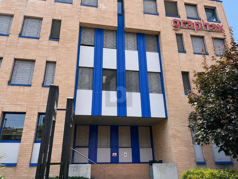BUREAUX AVEC SALLE DE RÉUNION À MALLEY (1)