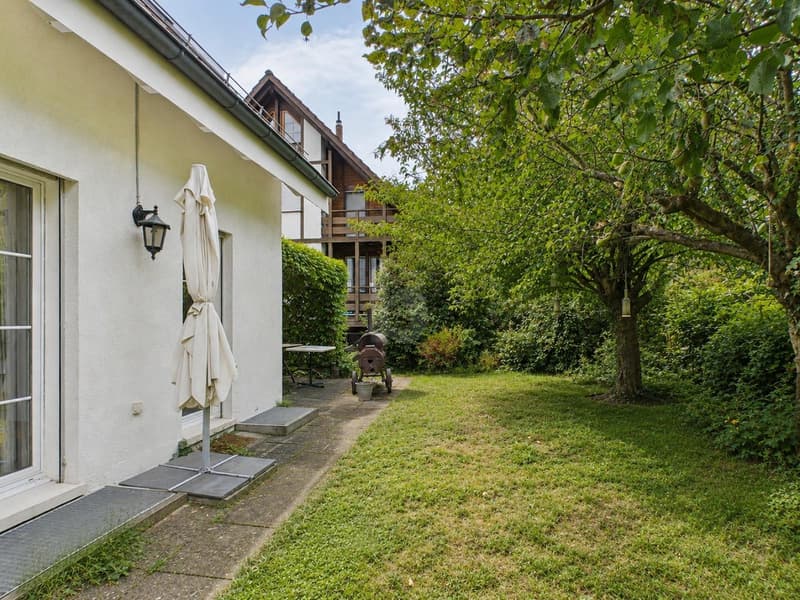 FREISTEHEND, GROSSZÜGIG MIT UMSCHWUNG (5)