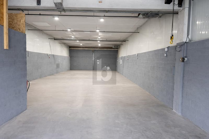 HALLE ARTISANALE AVEC VISIBILITÉ AUTOROUTE (3)