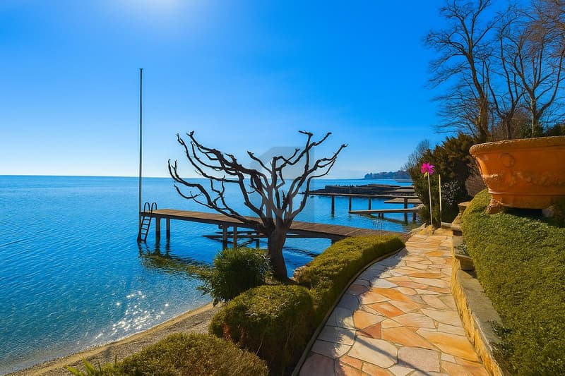 ULTRA EXCLUSIVE AVEC PLAGE ET PONTON PRIVÉS (3)