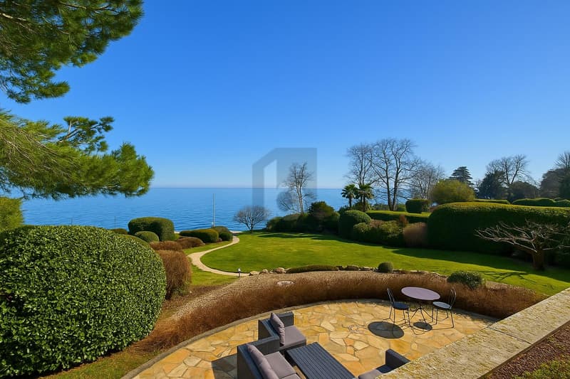 ULTRA EXCLUSIVE AVEC PLAGE ET PONTON PRIVÉS (1)