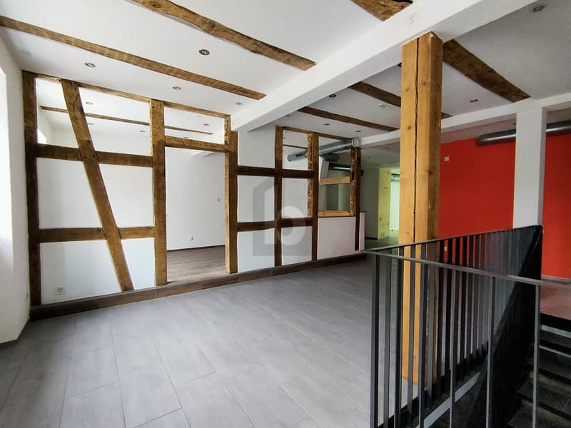 IDEAL FÜR COIFFEUR ODER KOSMETIK, ZENTRAL (4)
