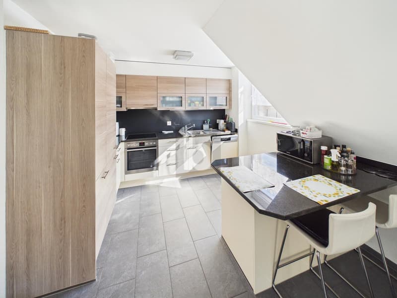 RUHIG MIT LIFT UND VERGLASTEM BALKON (3)