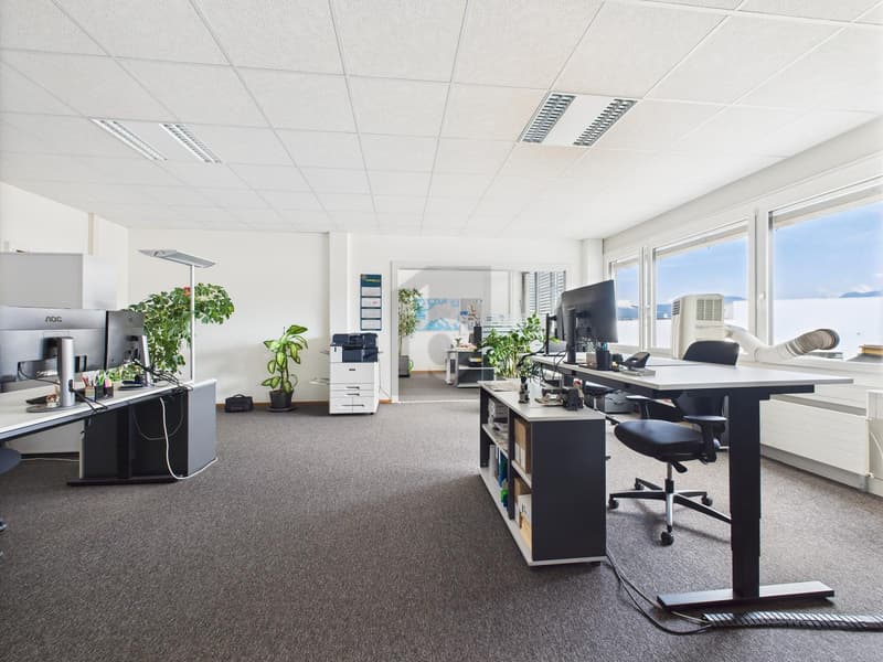 ATTRAKTIVE GESCHÄFTSLAGE IM ZENTRUM (2)