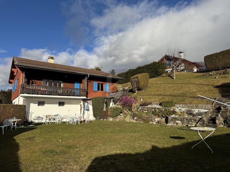 CHARMANTE AVEC JARDIN ET VUE LAC - CADRE PAISIBLE (1)