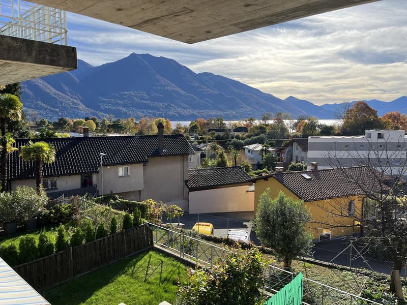 EINE TRAUMRESIDENZ MIT SEESICHT UND KLEINEM GARTEN (1)