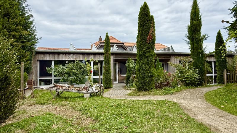 WOHNEN WIE IM EIGENEN HAUS - MIT VIEL LICHT & GARTEN (1)
