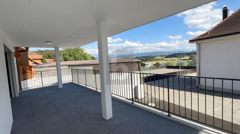 LUMINEUX ET SPACIEUX AVEC VUE IMPRENABLE (5)