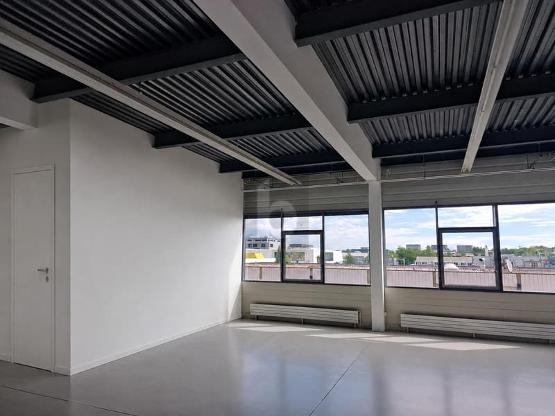 LOCAL POLYVALENT DE 110 M² (2)