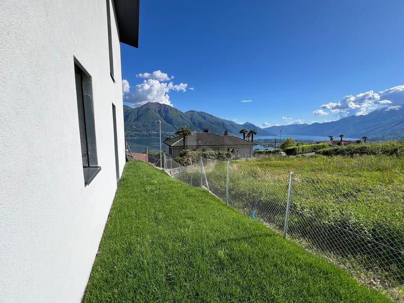 MODERNO ED ELEGANTE CON SPETTACOLARE VISTA LAGO (3)