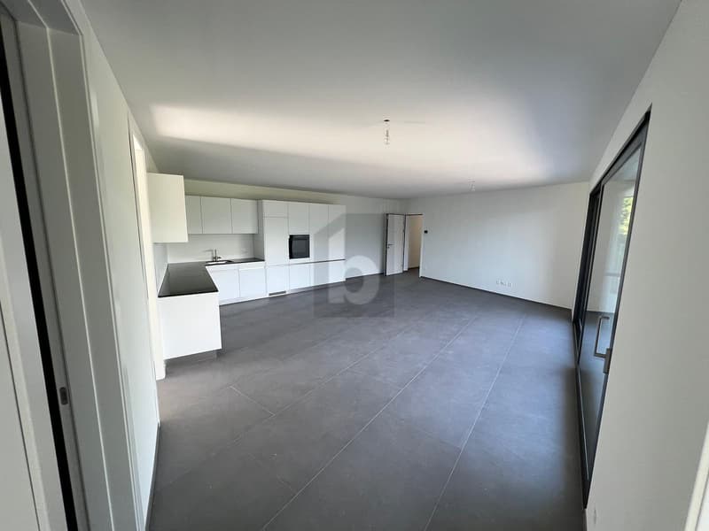 MODERNO ED ELEGANTE CON SPETTACOLARE VISTA LAGO (1)