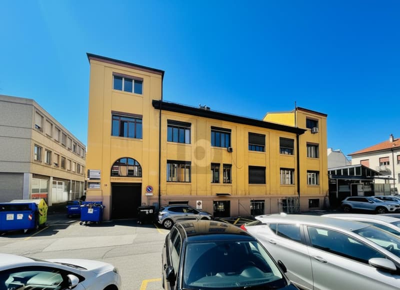 GENEREUX ESPACE RÉNOVÉ PLEIN DE CARACTÈRE (1)