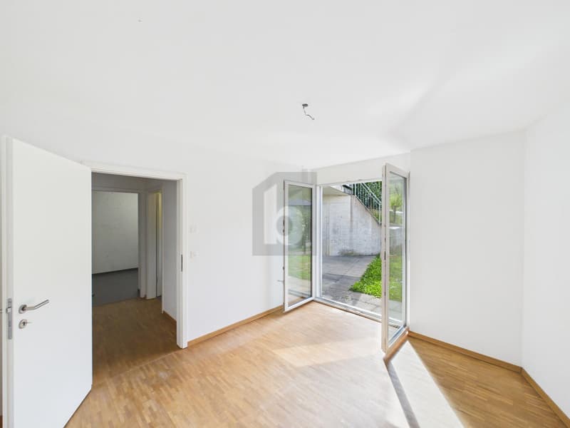 AUF ZWEI ETAGEN - MIT PARKPLATZ, BALKON & GARTEN (5)