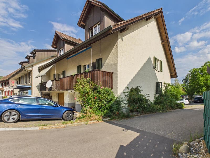 KÜRZLICH RENOVIERT MIT VIEL PLATZ AN IDYLISCHER LAGE (1)