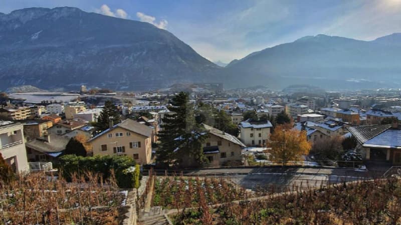 EXKLUSIVE LAGE MIT UNVERBAUBARER AUSSICHT (4)