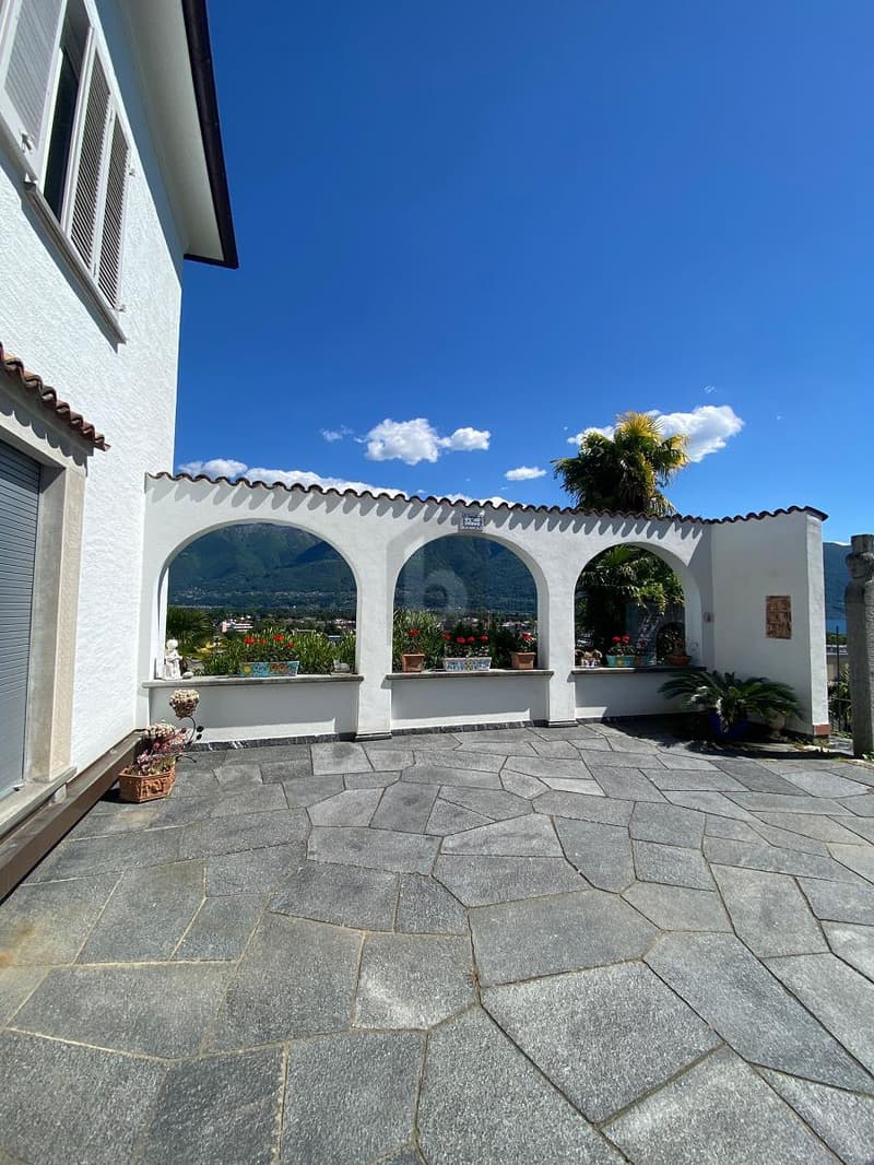ELEGANZA, TRANQUILLITÀ E VISTA LAGO (2)