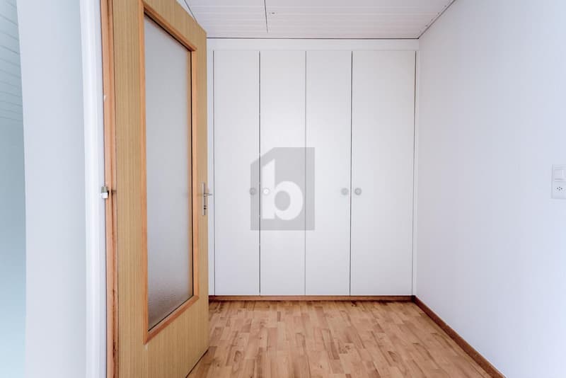 ZENTRALE LAGE MIT VIEL PLATZ UND KOMFORT (2)
