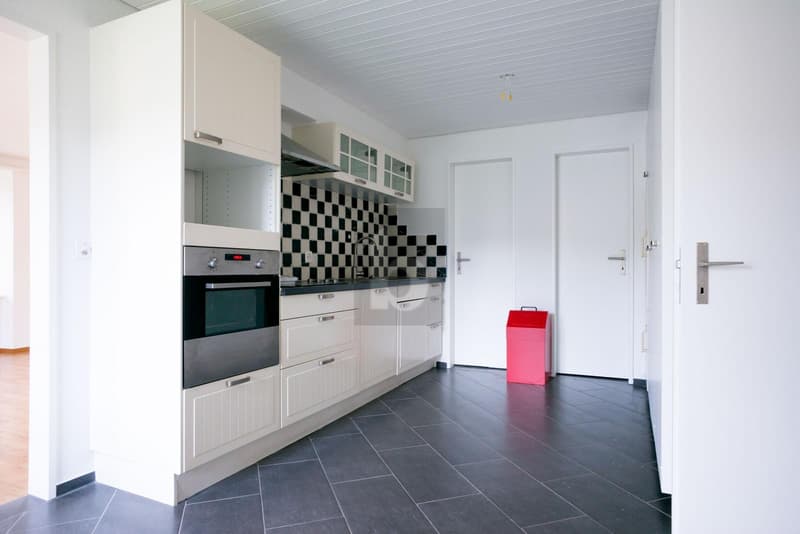 ZENTRALE LAGE MIT VIEL PLATZ NÄHE BAHNHOF (4)