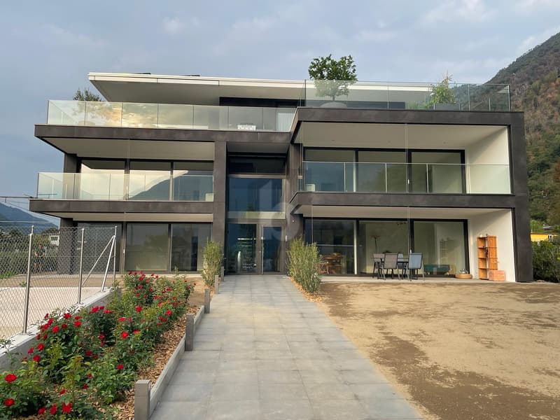 NUOVA COSTRUZIONE, ELEGANTE CON AMPIA TERRAZZA (4)