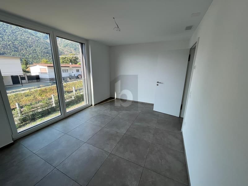 NUOVA COSTRUZIONE, ELEGANTE CON AMPIA TERRAZZA (2)