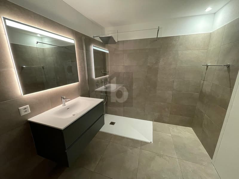 NUOVA COSTRUZIONE, ELEGANTE CON AMPIA TERRAZZA (3)