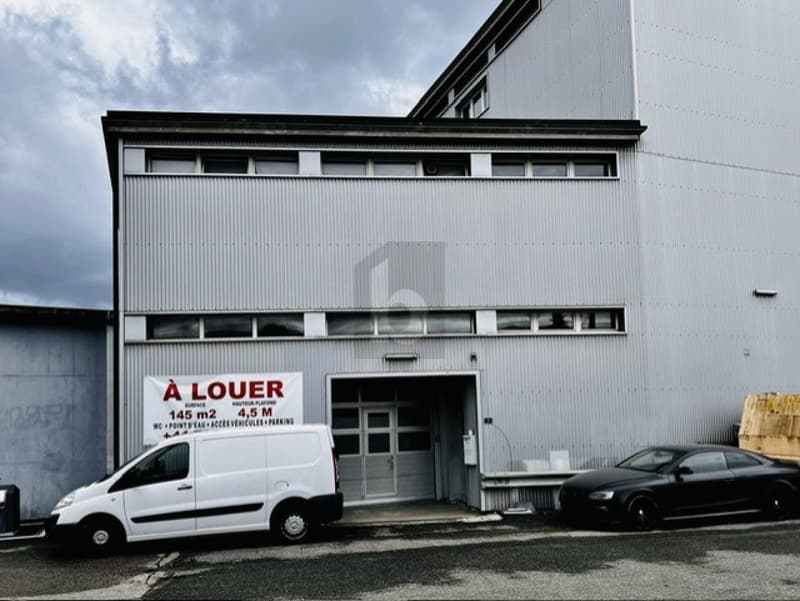 TRÈS BEAU LOCAL INDUSTRIEL POUR ARTISANAT (1)