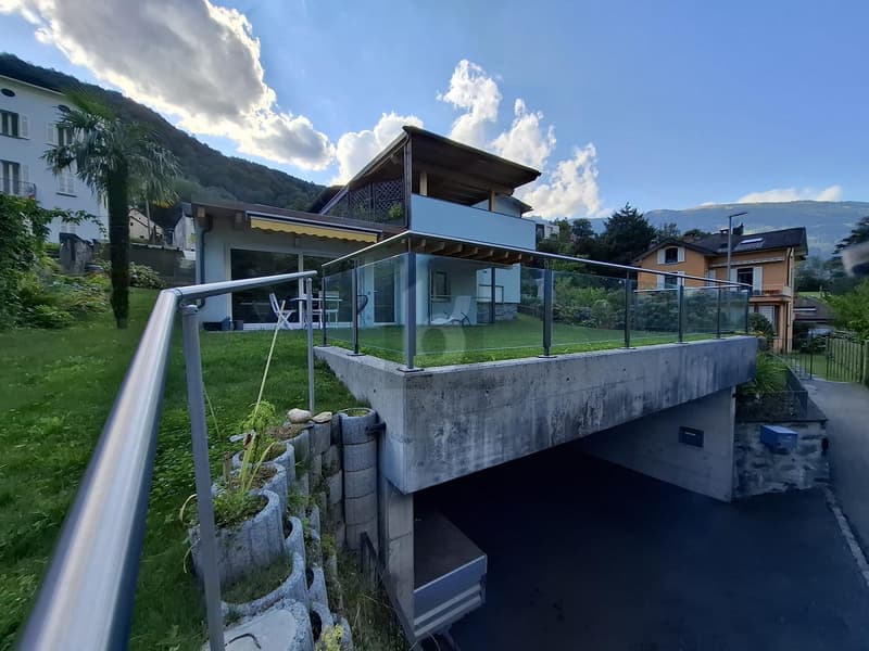 SPAZIOSA IN POSIZIONE TRANQUILLA CON VISTA APERTA (1)