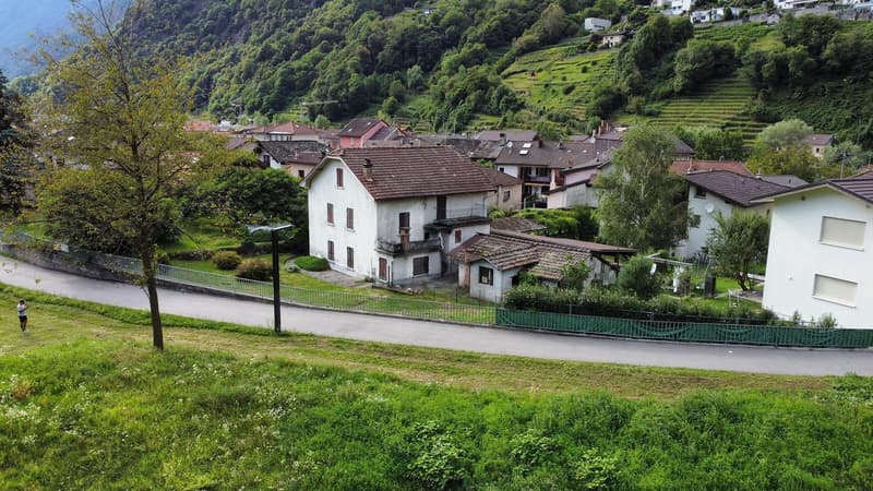 VECCHIA PROPRIETÀ TIPICA CON GRANDE CARATTERE (2)