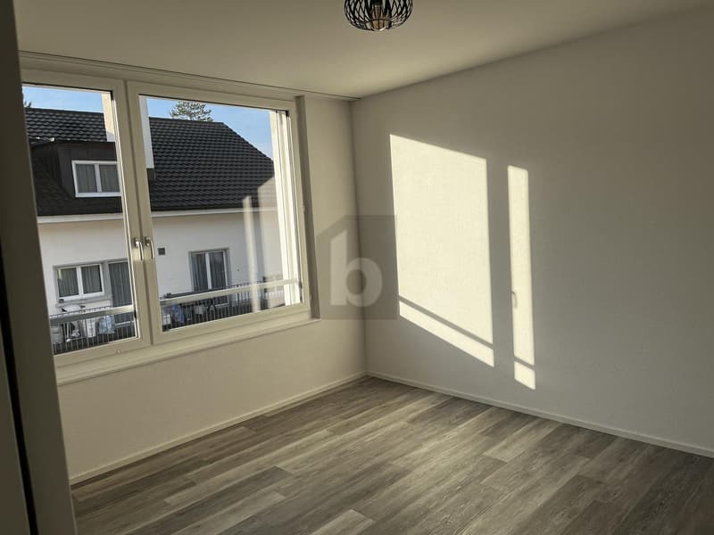 MODERNES WOHNEN DIREKT AM IDYLLISCHEN DORFBACH (4)