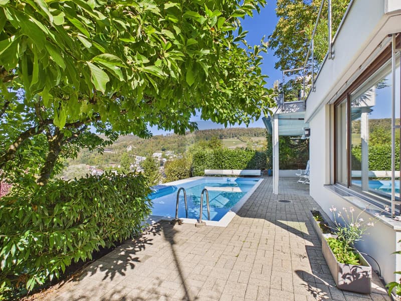 HOCHWERTIG MIT EIGENEM POOL UND PANORAMABLICK (1)