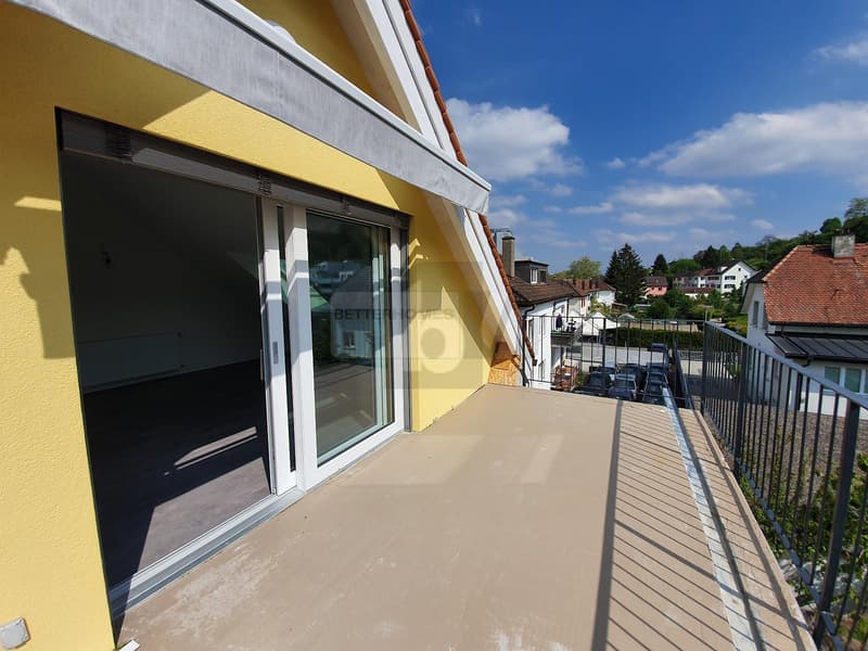 SONNIG MIT BALKON (1)