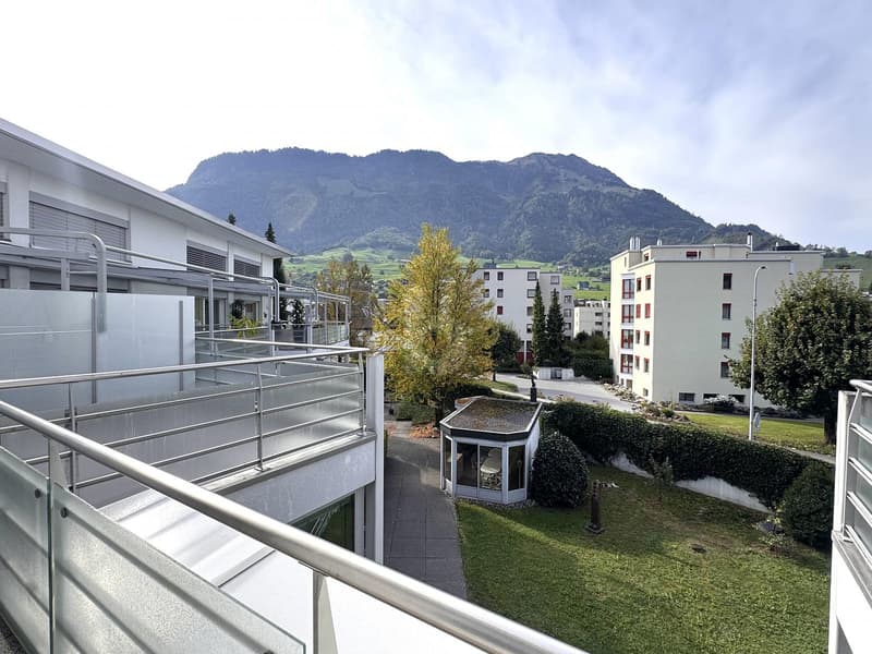 GROSSZÜGIGE RÄUME MIT HERRLICHER AUSSICHT (2)