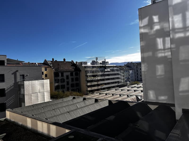 BUREAU SOUS GARE AVEC VUE PLEIN SUD (4)