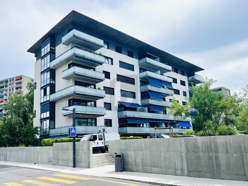 MODERNE ET LUMINEUX, AU DERNIER ETAGE (5)