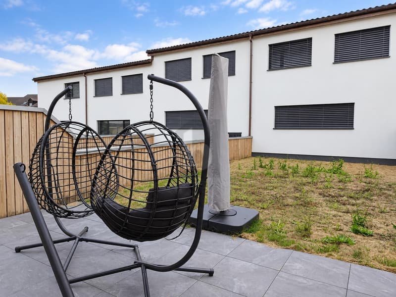 SUR TROIS NIVEAUX AVEC JARDIN PRIVATIF (1)